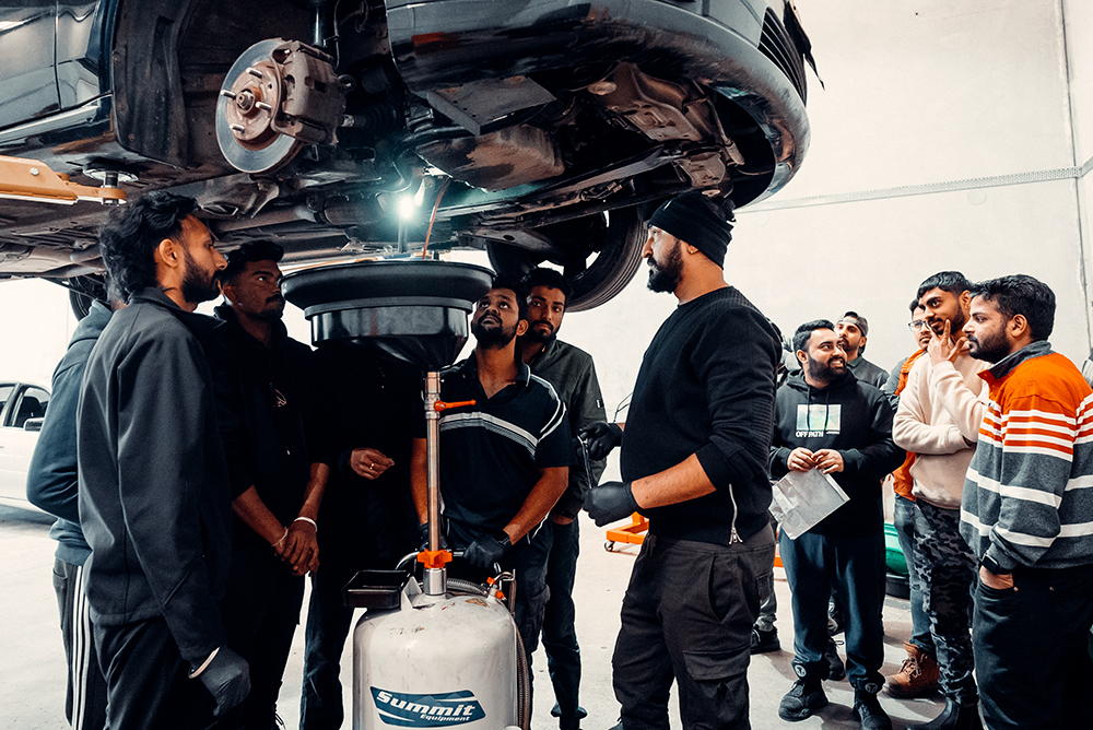 Light vehicle mechanical technology training